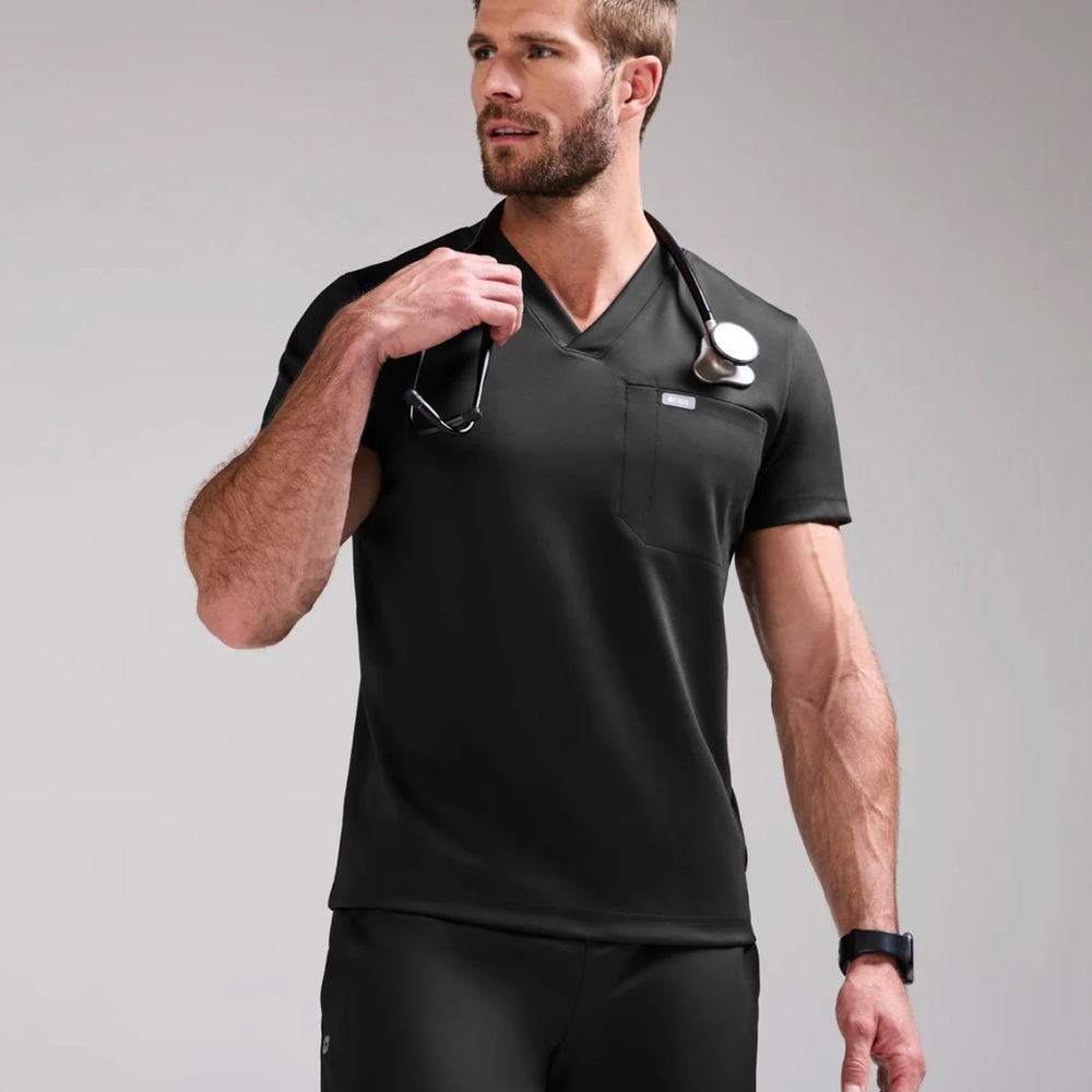 FIGS Men’s FormX Scrub Set - Logan V-Neck (L) & Norris (L), BLACK - USED